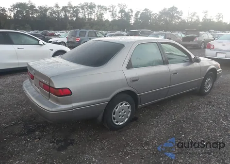 1998 Toyota Camry Ce/Le/Xle z USA, uszkodzony, nr VIN JT2BG22K4W0156025
